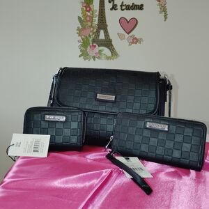 London Fog Black Quilted Shoulder Bag with Matching Wallets